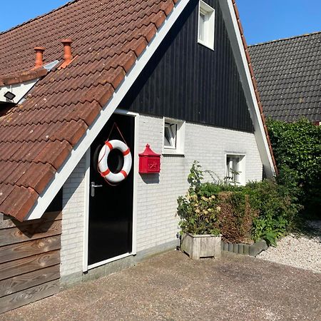 De Lauwersmeer Vogel Mit Eingezaeuntem Garten Anjum Exterior photo