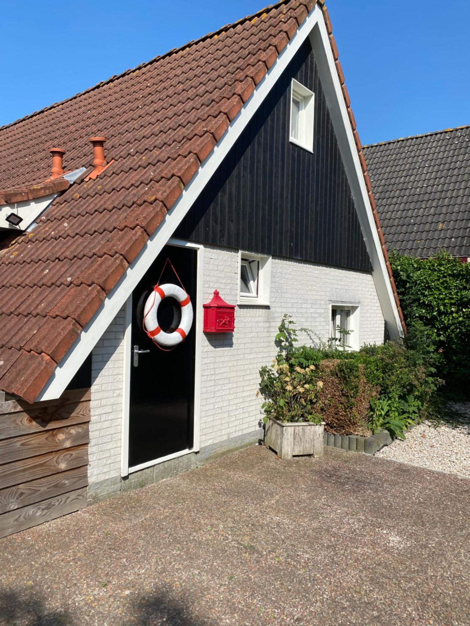 De Lauwersmeer Vogel Mit Eingezaeuntem Garten Anjum Exterior photo